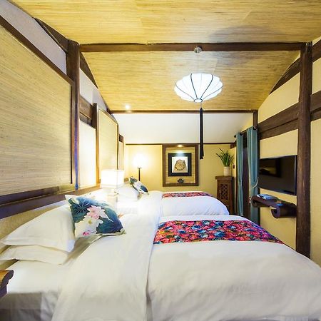 Lijiang Yuntian Palace Hotel Buitenkant foto