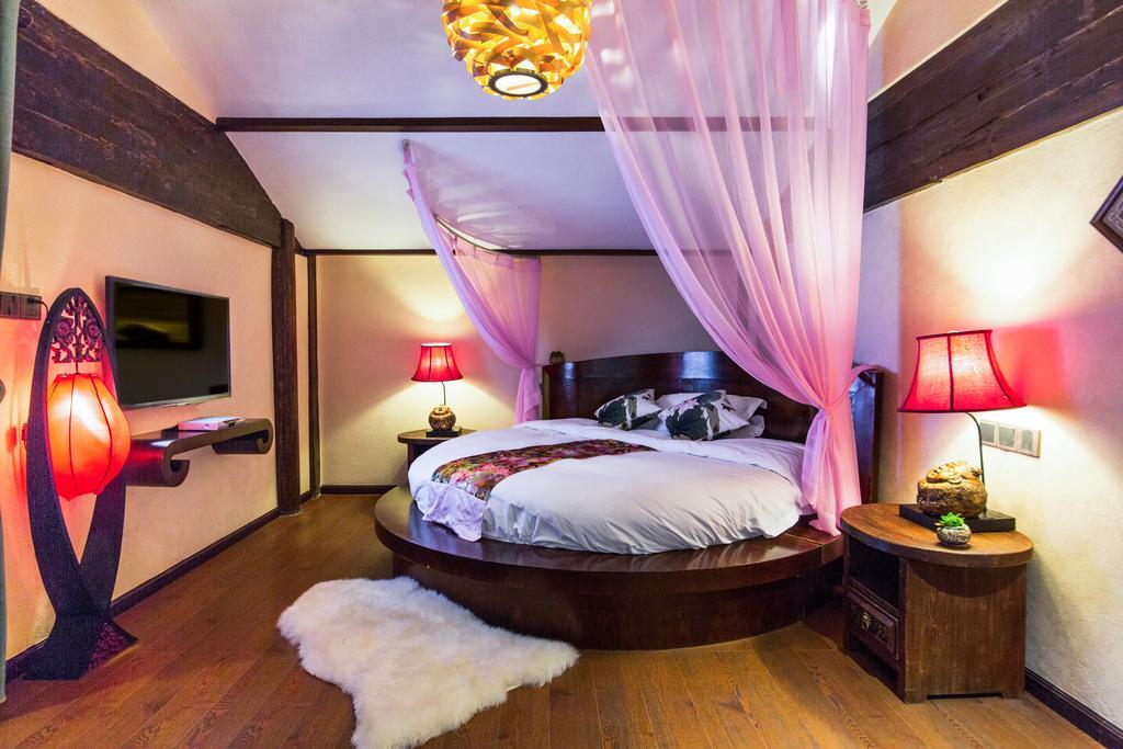 Lijiang Yuntian Palace Hotel Kamer foto
