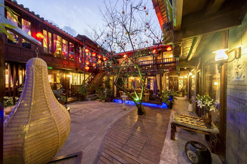 Lijiang Yuntian Palace Hotel Buitenkant foto