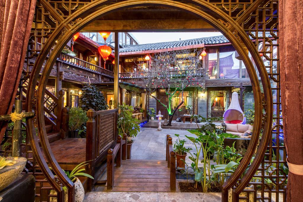 Lijiang Yuntian Palace Hotel Buitenkant foto
