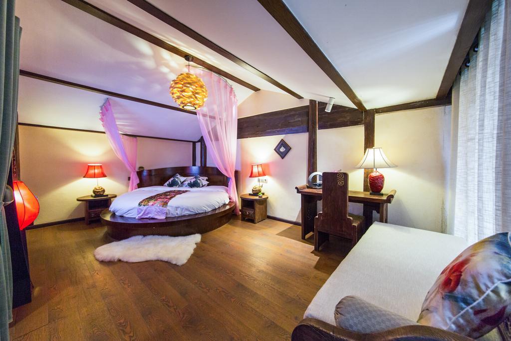Lijiang Yuntian Palace Hotel Buitenkant foto