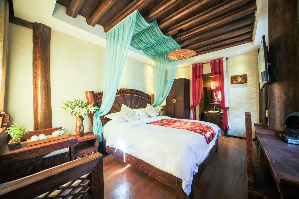 Lijiang Yuntian Palace Hotel Kamer foto