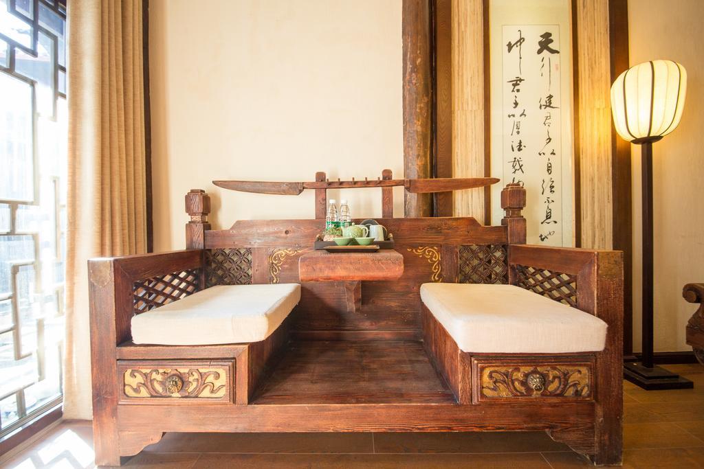 Lijiang Yuntian Palace Hotel Buitenkant foto